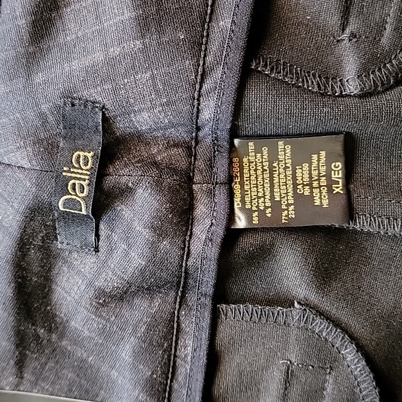 Dalia Mid Rise Narrow Leg Tummy Panel Built-In Pull-On Pants Black Plaid sz XL - Picture 8 of 16